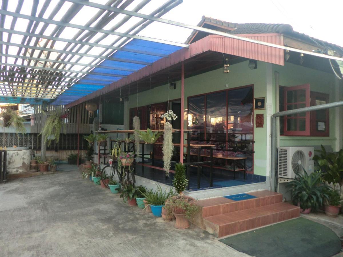 Sakura House Hostel Чиангмай Екстериор снимка