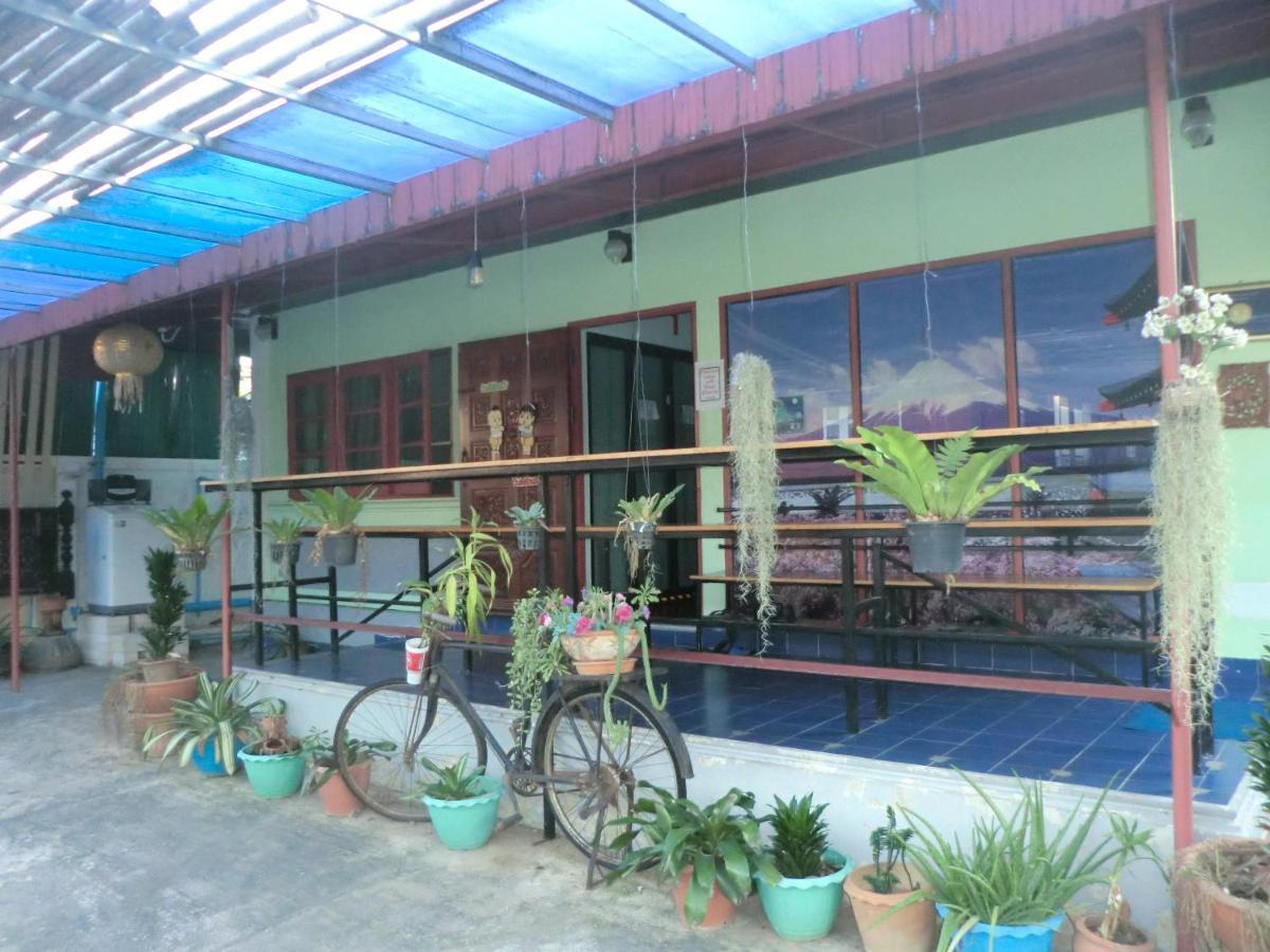 Sakura House Hostel Чиангмай Екстериор снимка
