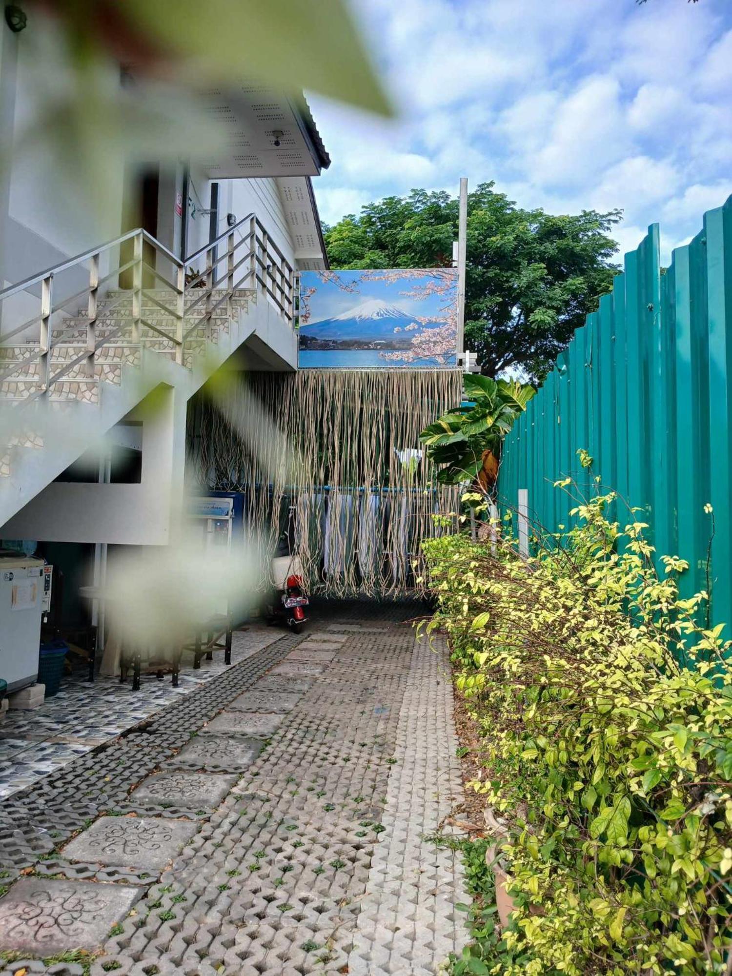 Sakura House Hostel Чиангмай Екстериор снимка