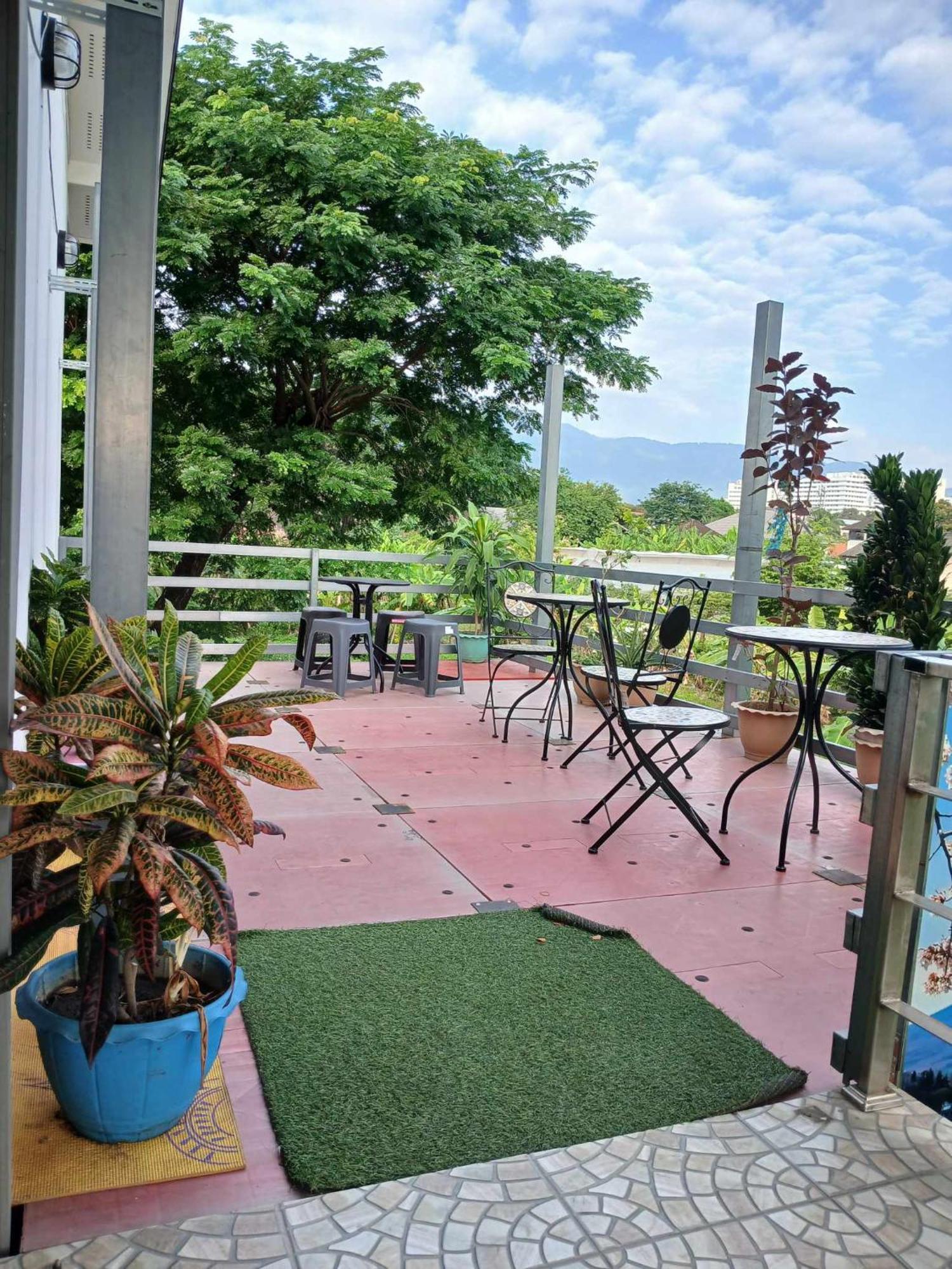 Sakura House Hostel Чиангмай Екстериор снимка
