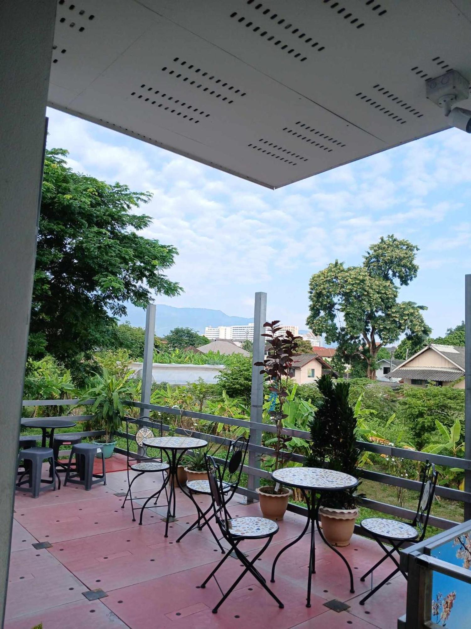 Sakura House Hostel Чиангмай Екстериор снимка