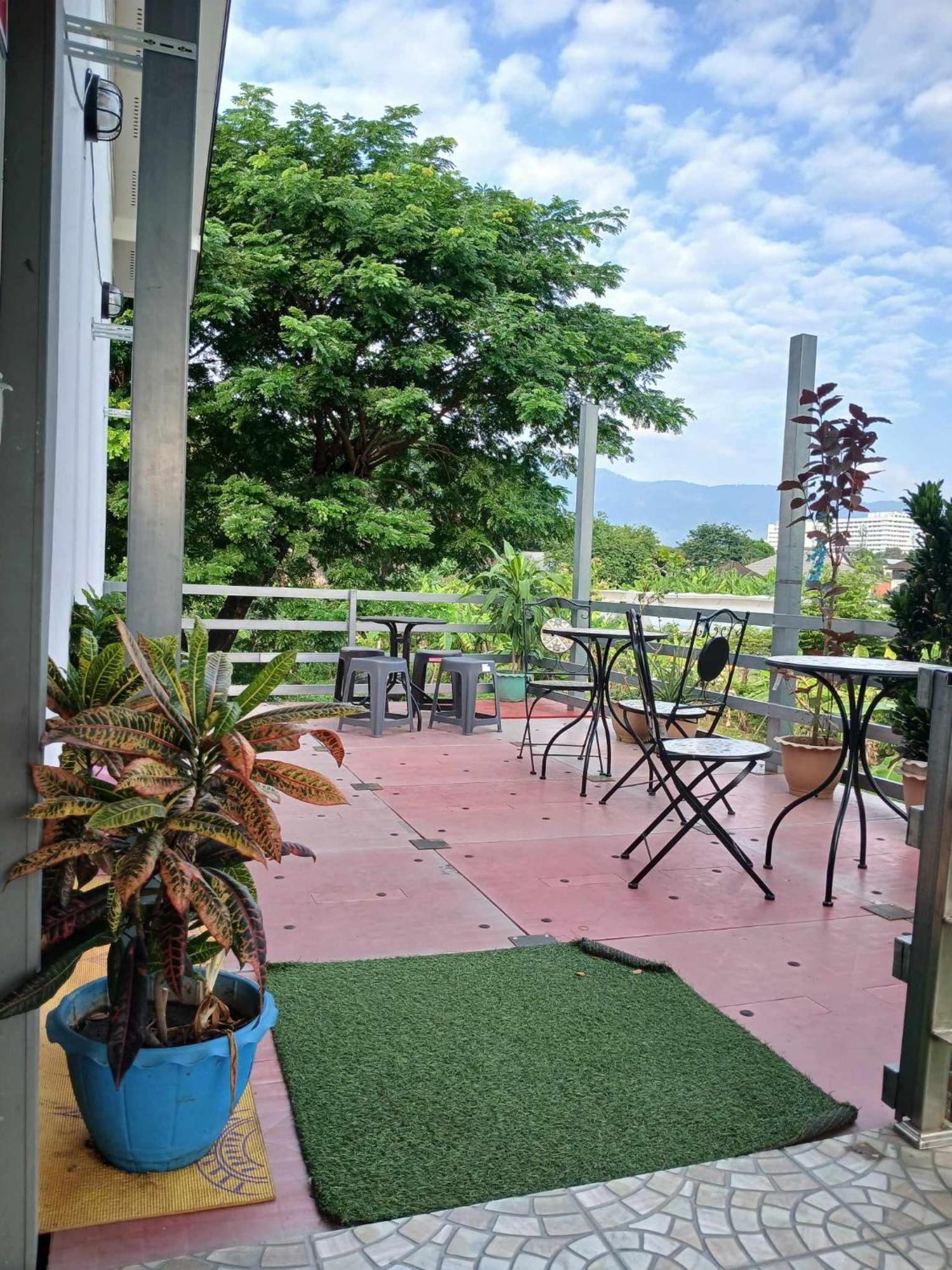 Sakura House Hostel Чиангмай Екстериор снимка