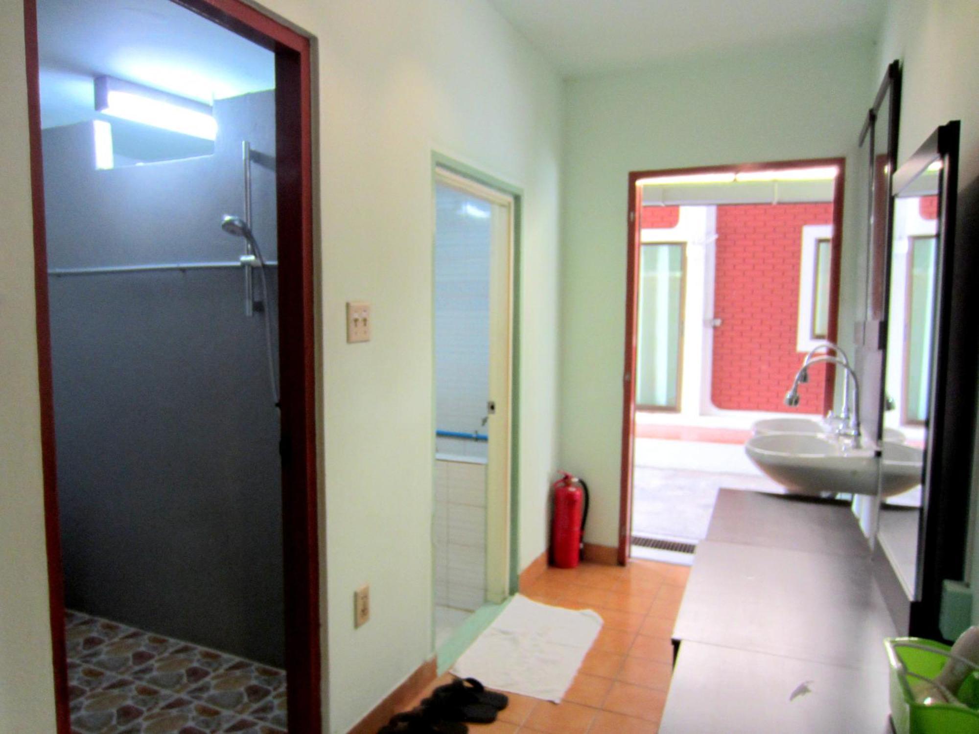 Sakura House Hostel Чиангмай Екстериор снимка